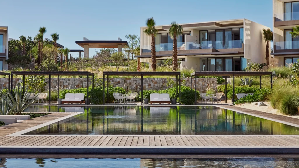 Four Seasons Resort & Residences 